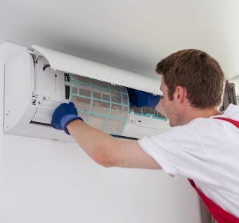 service removing air filter of the air e1703535639833